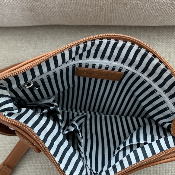 Crossbody Purse NWT - Picture 6 of 6